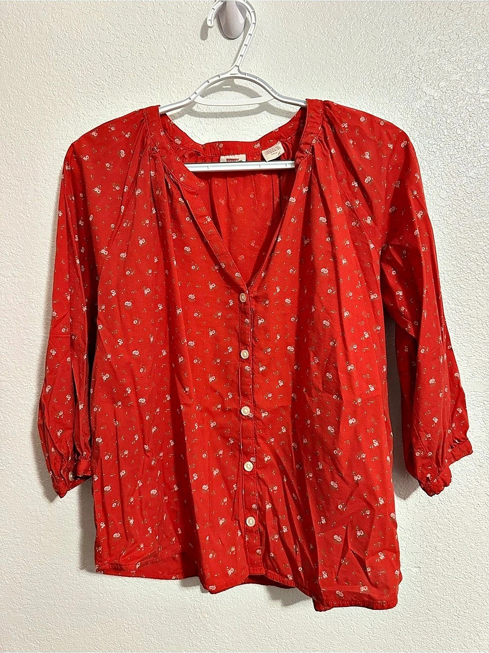 Levi'Small Floral Blouse in Red & White Size Small